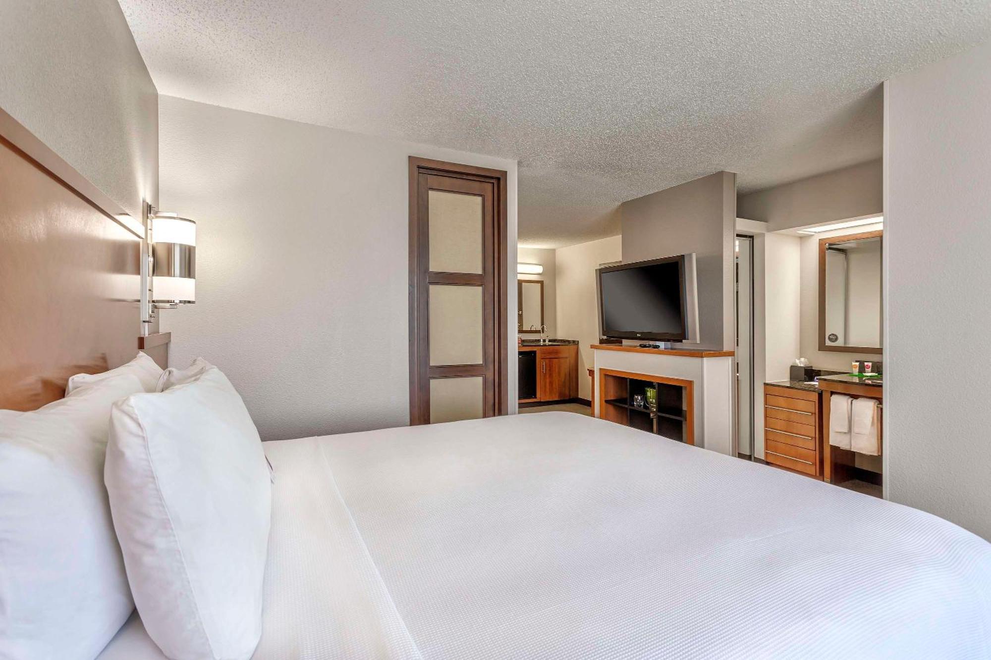 Hyatt Place Kansas City/Overland Park/Convention Center Екстериор снимка