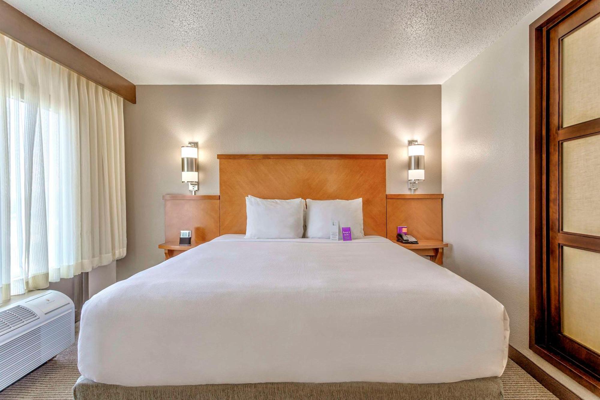 Hyatt Place Kansas City/Overland Park/Convention Center Екстериор снимка