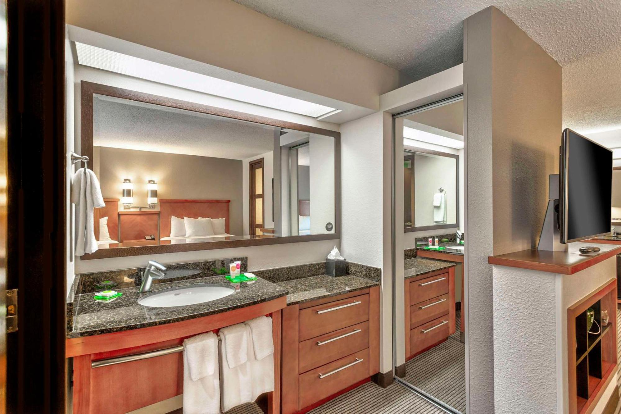 Hyatt Place Kansas City/Overland Park/Convention Center Екстериор снимка