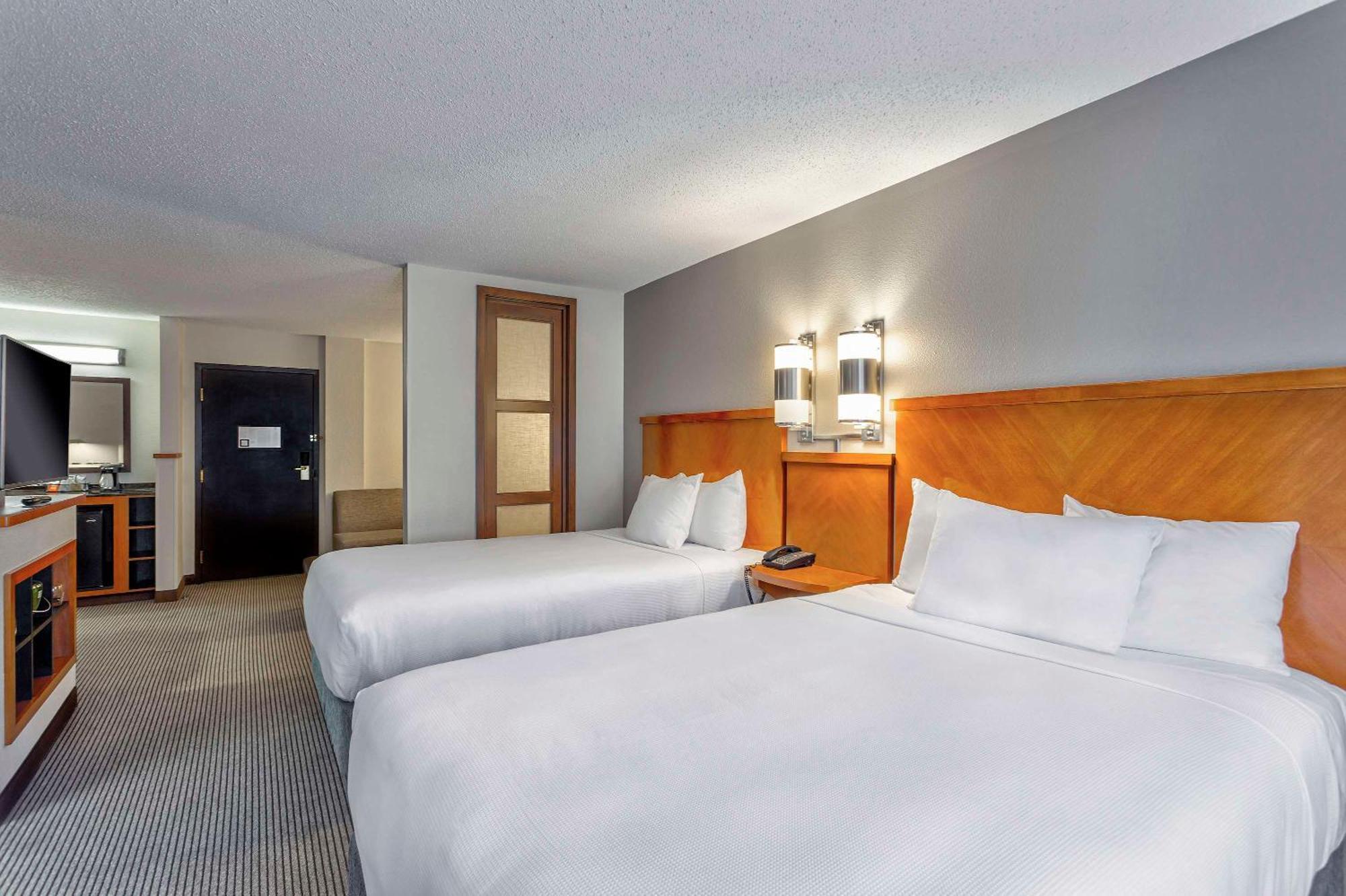 Hyatt Place Kansas City/Overland Park/Convention Center Екстериор снимка