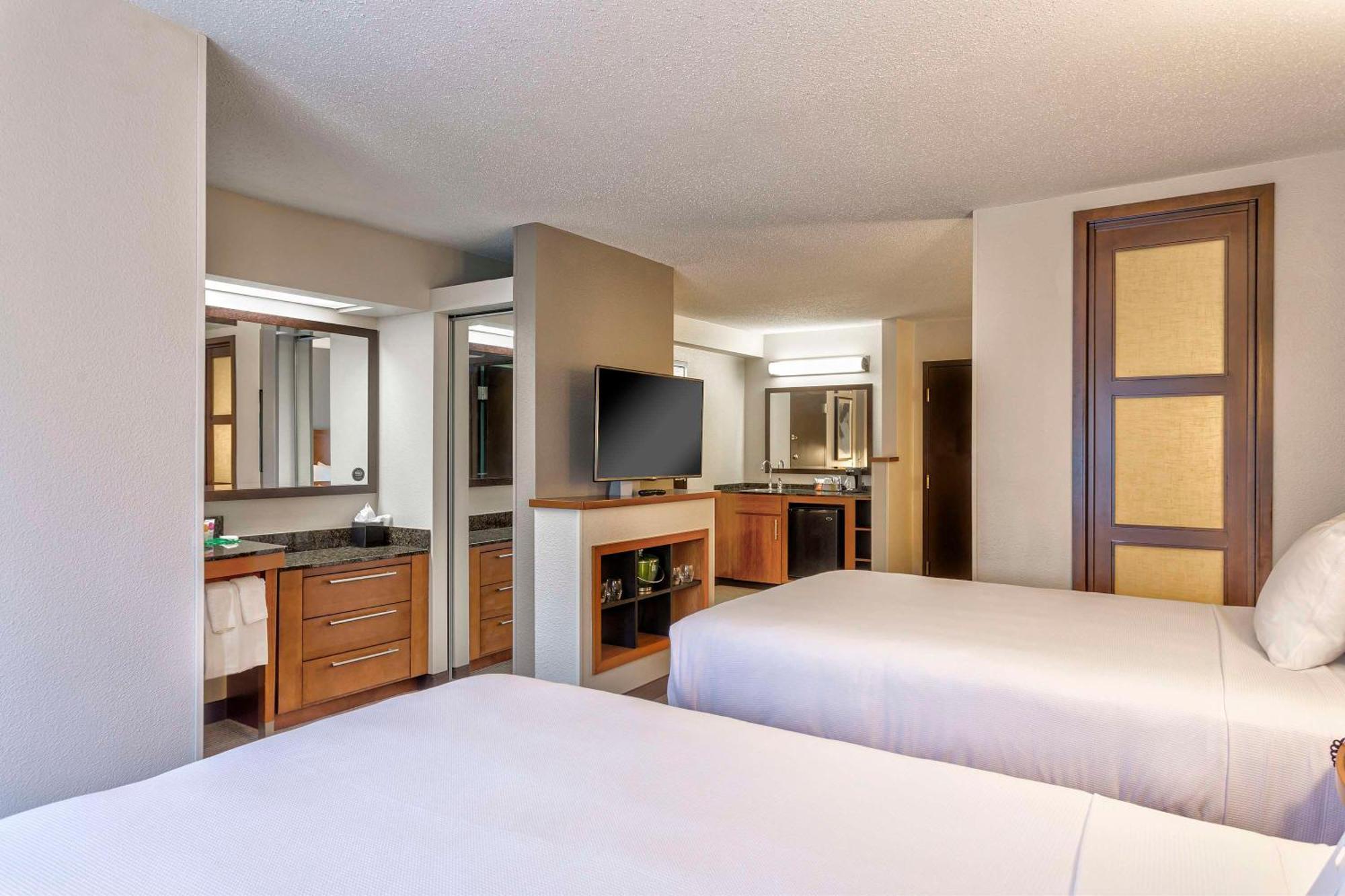Hyatt Place Kansas City/Overland Park/Convention Center Екстериор снимка