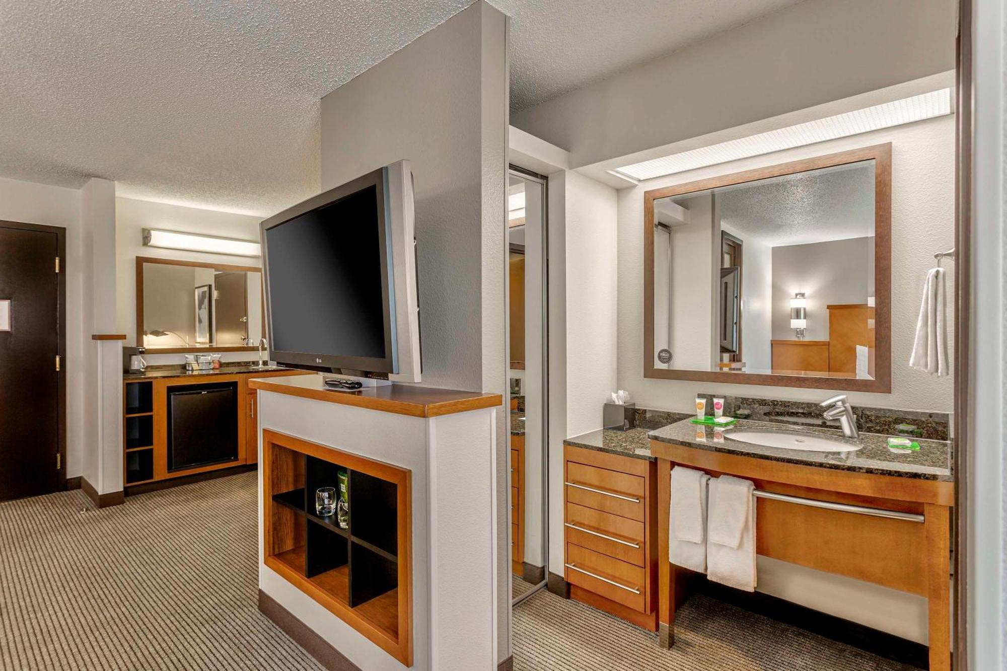 Hyatt Place Kansas City/Overland Park/Convention Center Екстериор снимка