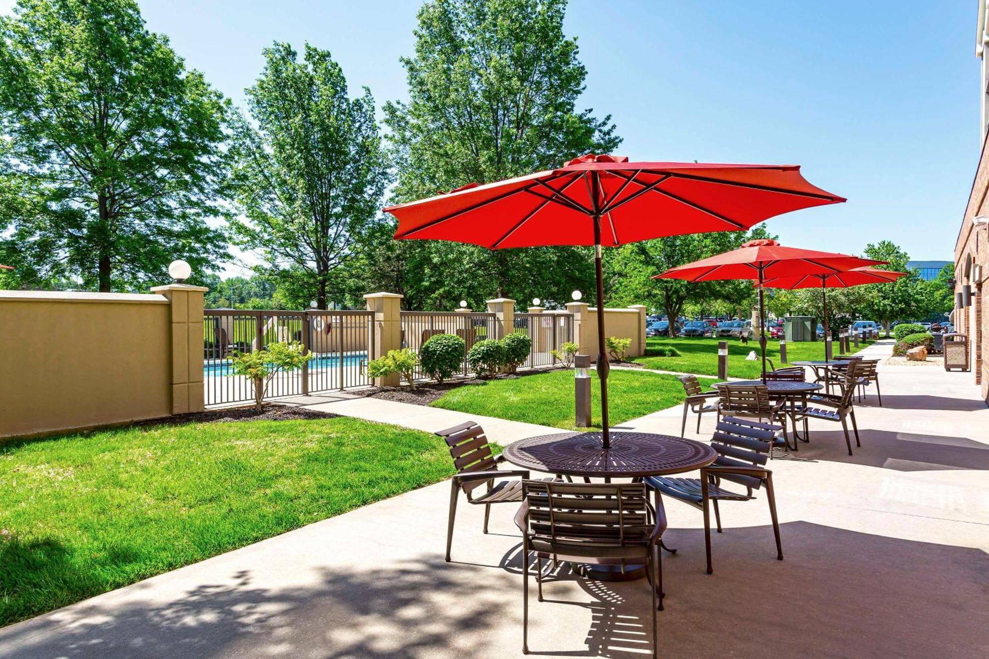Hyatt Place Kansas City/Overland Park/Convention Center Екстериор снимка