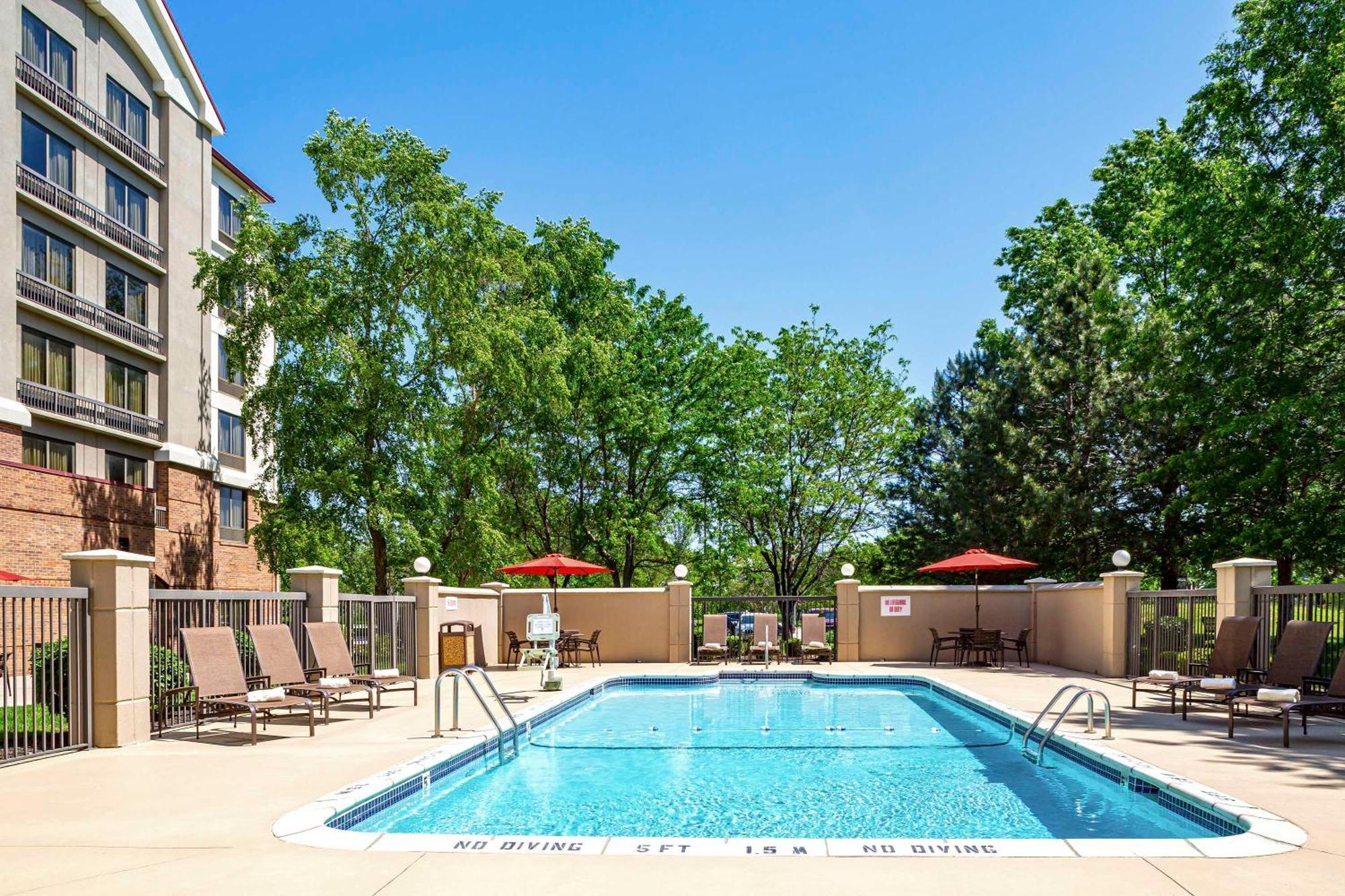 Hyatt Place Kansas City/Overland Park/Convention Center Екстериор снимка