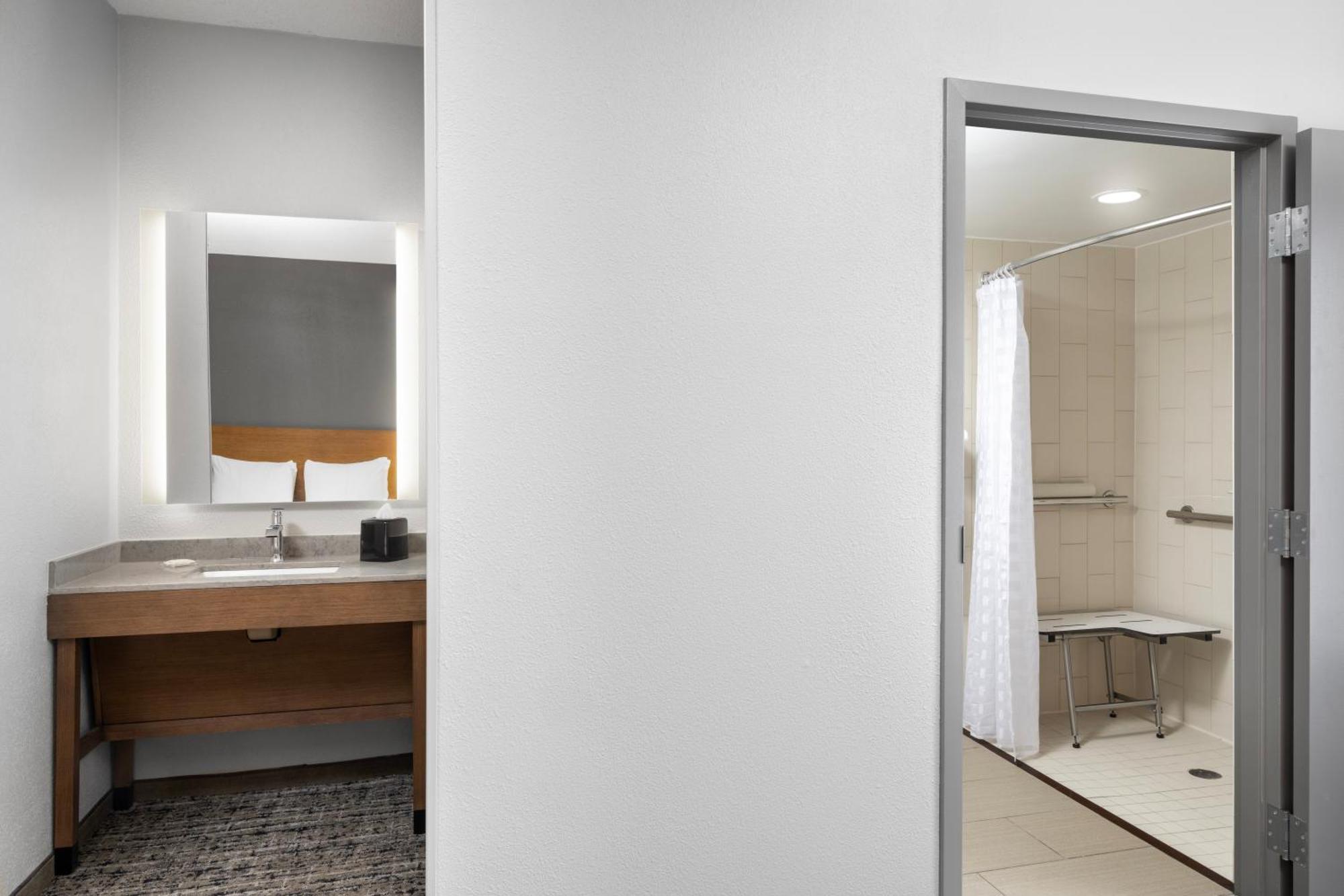 Hyatt Place Kansas City/Overland Park/Convention Center Екстериор снимка